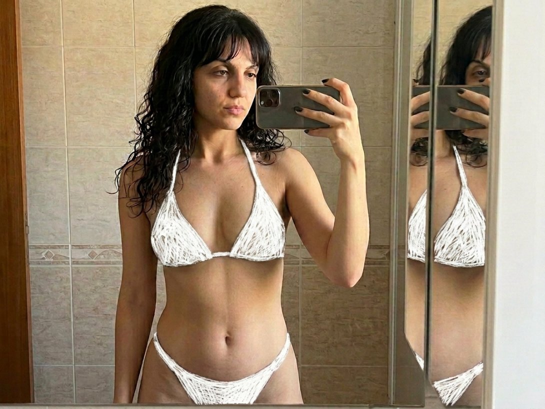 ecrinimya's tweet photo. yeni bikinim nasıl olmuş ehehehe https://t.co/DRH13ZuJpK