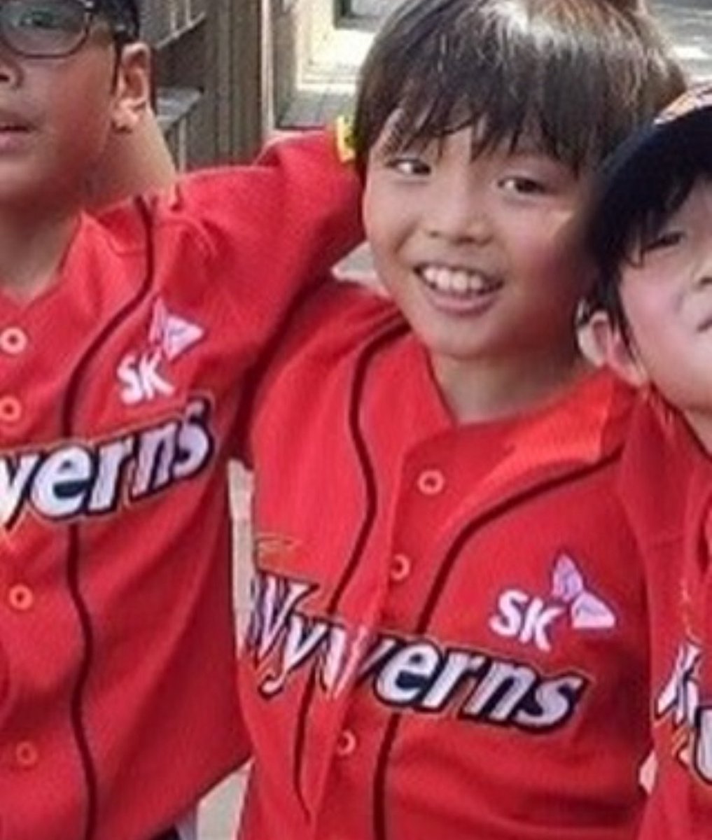 아니 정준재 이거
합성 필요없는 
진정한 와이번스 시절 슼린이 권력인 과사다