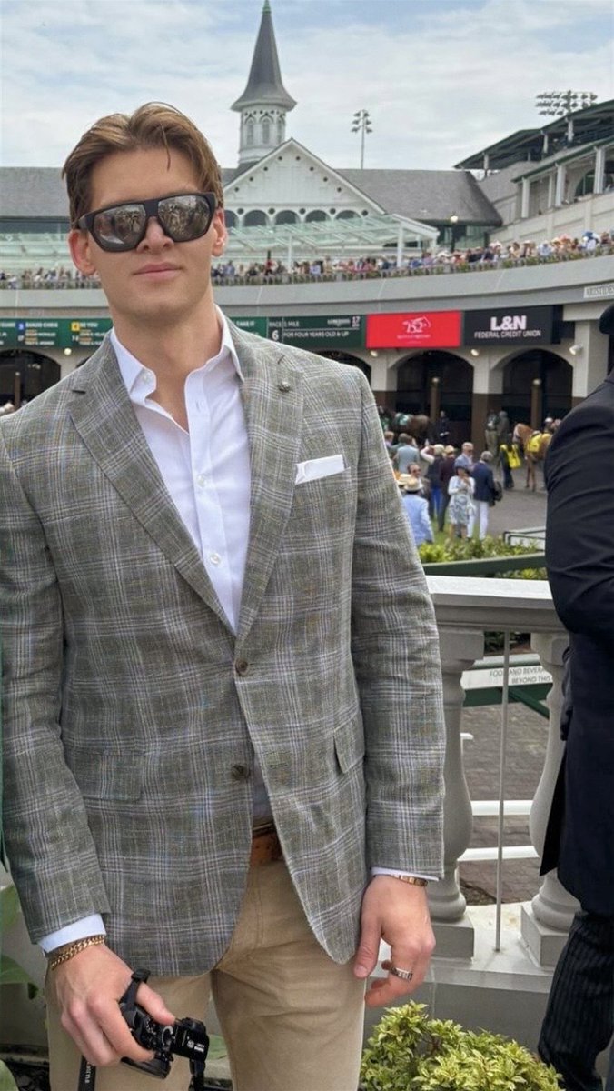 jtrueconnection's tweet photo. Had a great time at the Derby the other day🏇
#goldentempo https://t.co/XocUDd7hsz