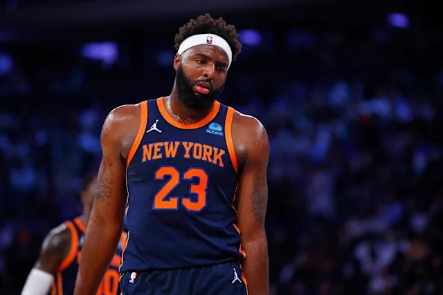 SleeperNFL's tweet photo. Puka Nacua is more likely to have 100 yards in a game than Mitchell Robinson is to make a free throw.

Puka Nacua: 100+ yards in 41% of games.
Mitchell Robinson: 40.8% FT https://t.co/YwpY8pw8ua