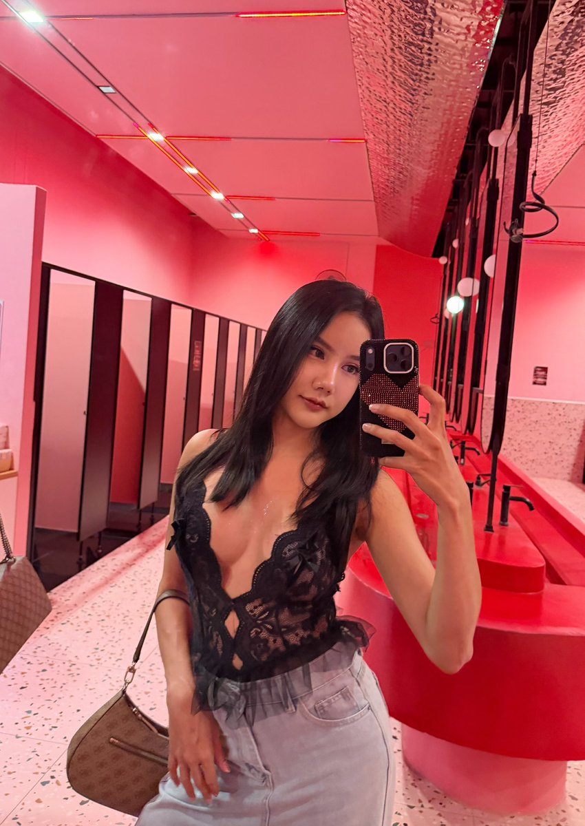 giantladyboy tweet media