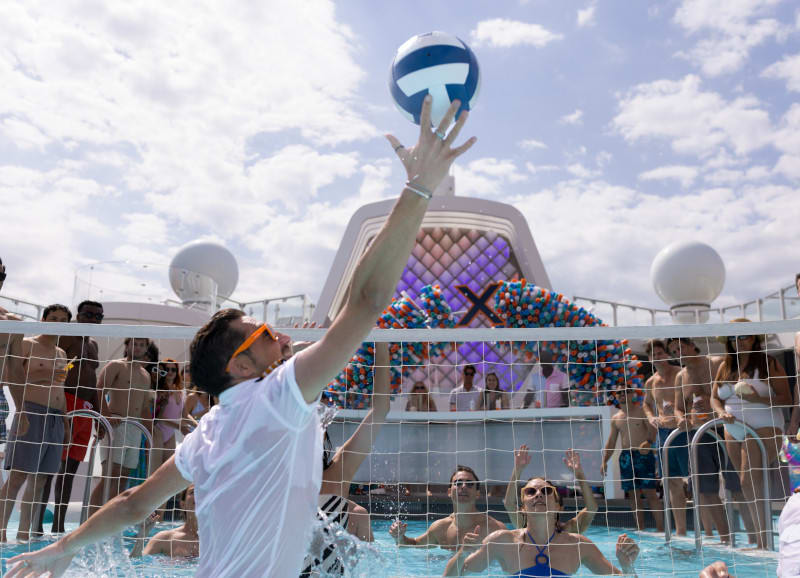 CharbettGray's tweet photo. Get ready for the Poolest Day Ever! 😎
Whether you’re diving into friendly competition or just soaking in those ocean views, every moment is pure vacation bliss.

Contact me today to plan your next Celebrity Cruise! 🛳️☀️ https://t.co/zVbTD6tRxt