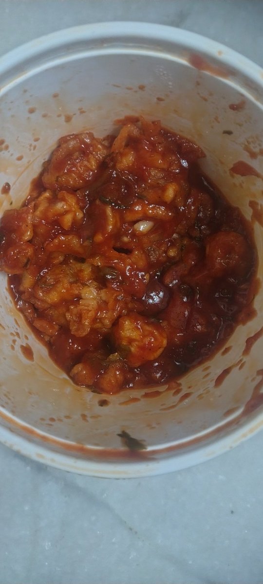 Pranesh_899's tweet photo. @SwiggyCares @Swiggy This is how saucy the dragon chicken is https://t.co/XkkEIvgslb