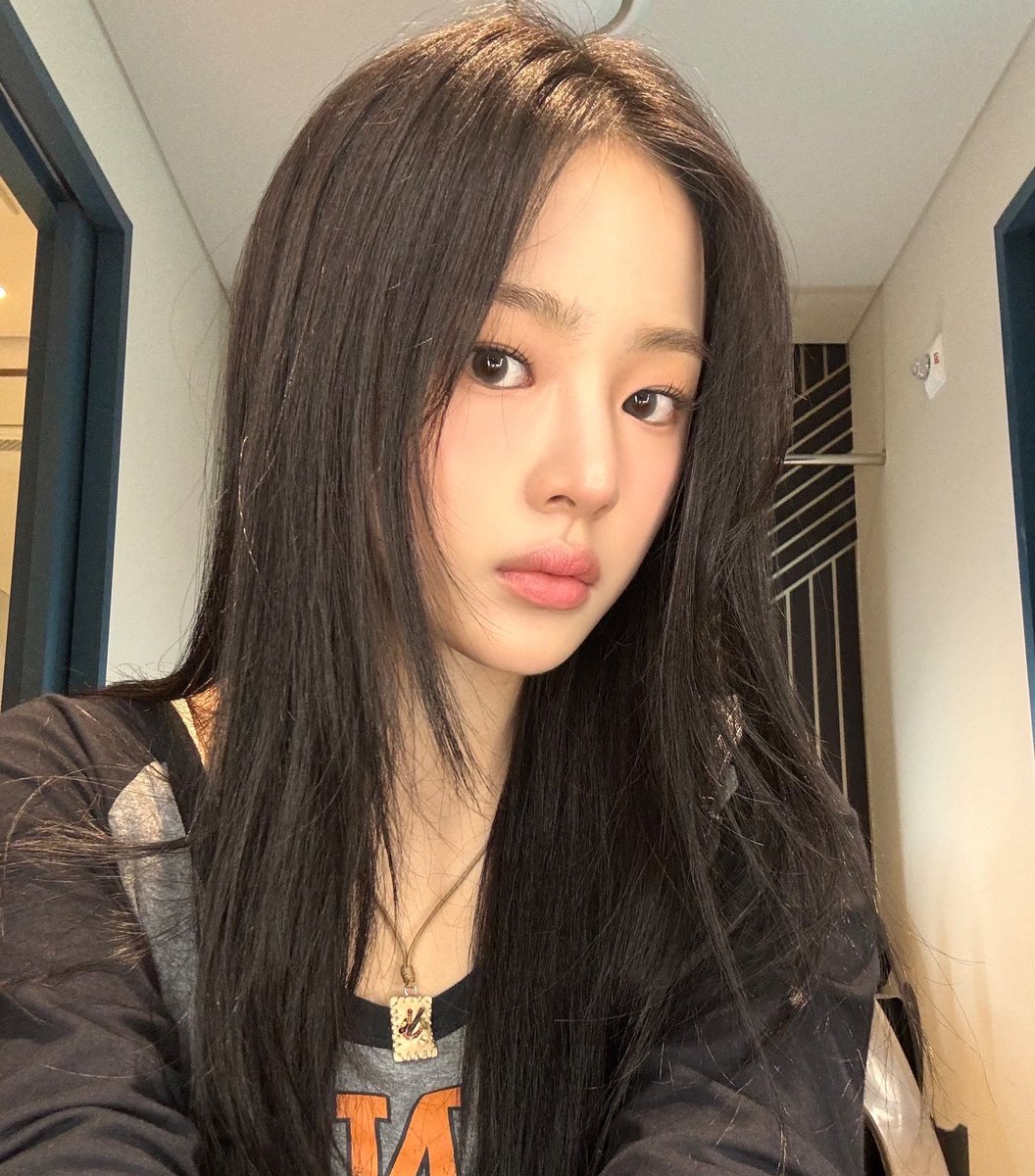 Re_suix's tweet photo. 誕生日おめでとうキム・ミンジ🎉
ほんまにNewJeansの復活待ってます
 #NewJeans  #Minji https://t.co/AgbbPeDeqG