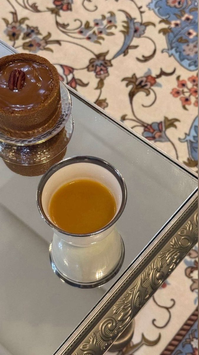 3__54's tweet photo. هي أربع أشياء اللي تشرح الخاطر
 الورد و الغيم و الأمطار والقهوة . https://t.co/8JKKwmsqt7