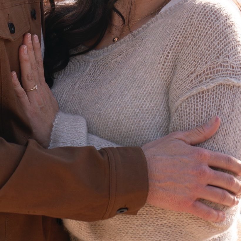 chenford_s's tweet photo. her hand with his ring on his heart 😭

Her Hand With His Ring On His Heart 😭😭

HER HAND WITH HIS RING ON HIS HEART 😭😭😭😭 https://t.co/KFBBgjWqmV