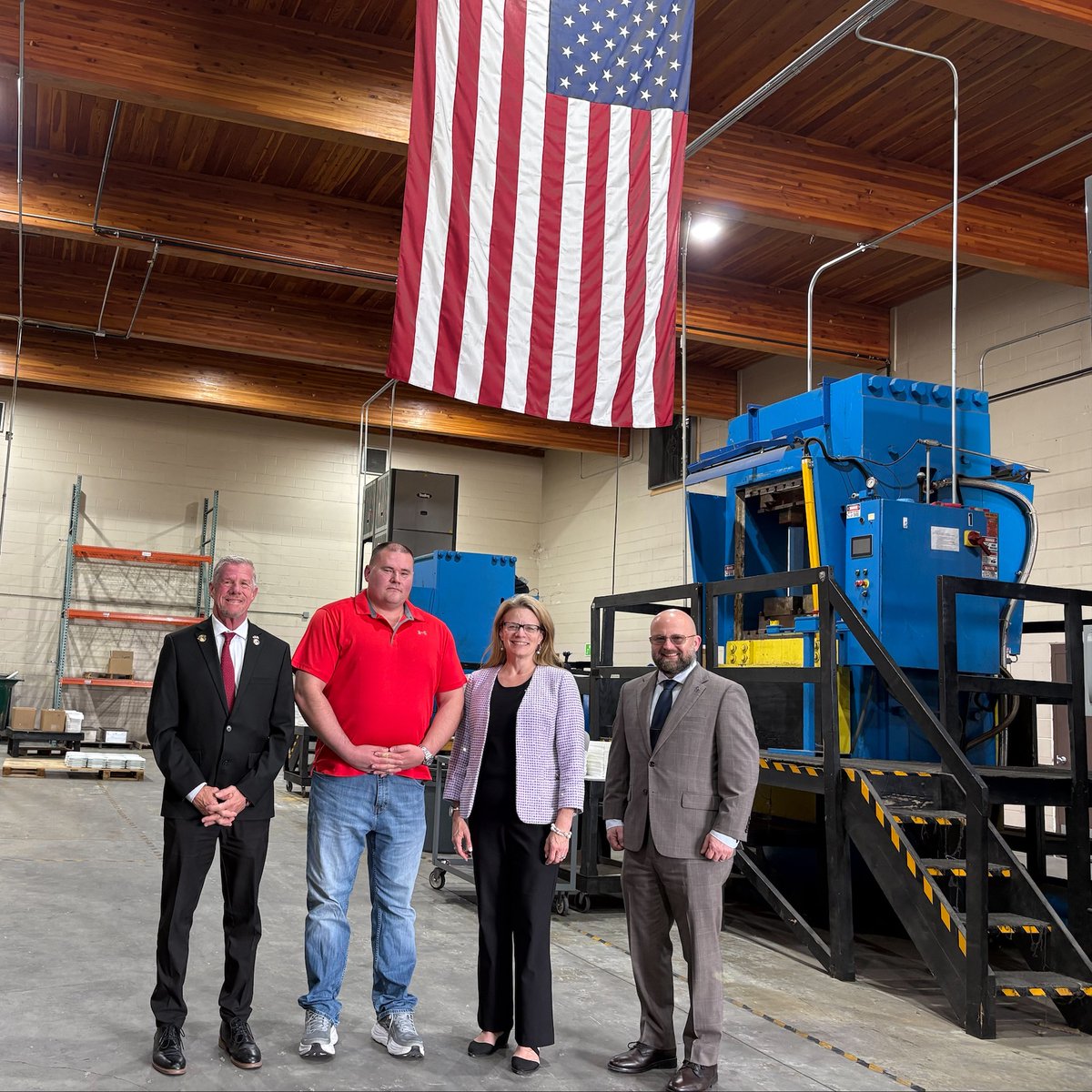 SBAgreatplains's tweet photo. Quality and mission define @RMADefense. During our recent visit, we saw how this veteran-owned business ensures the highest safety standards for its customers. The SBA is dedicated to empowering businesses like Blake Waldrop’s that keep our country safe and our economy moving. 🇺🇸 https://t.co/JBFQApElf1