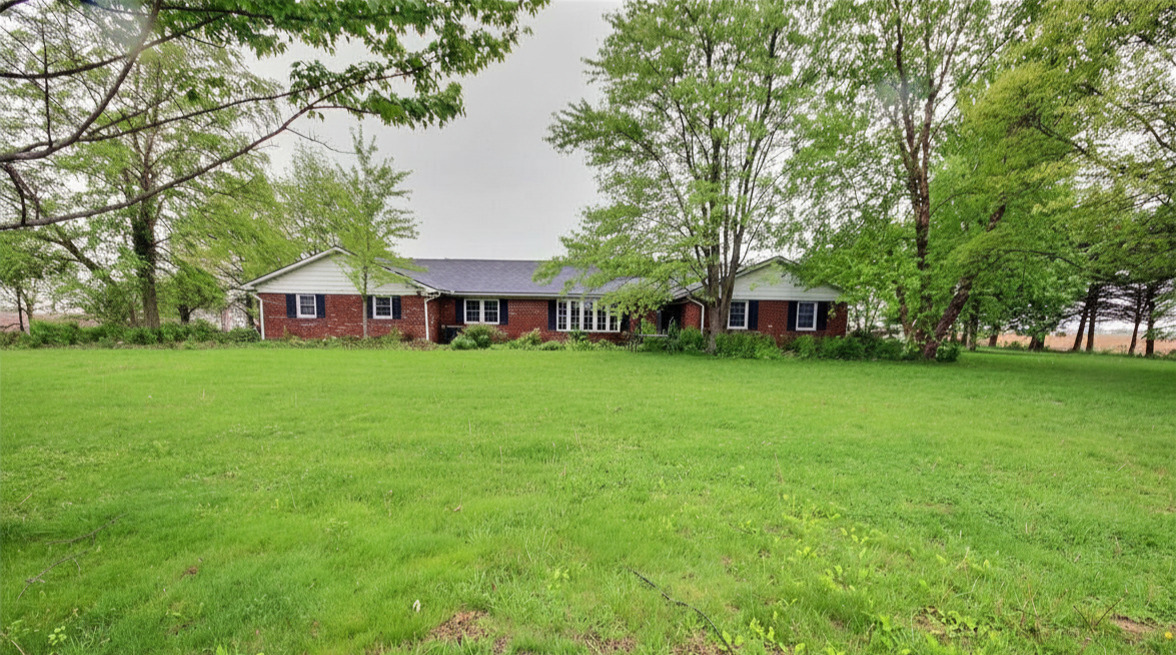 BrosNess's tweet photo. Peaceful Country Living in this 5 Bedroom Ranch on 1 Acre with four season room and Heated Garage in Walton. Two Open Houses to View. #nessbros #auction #waltonindiana #countrylife https://t.co/sS9D2oJJB6 https://t.co/KD2DqNHnKL