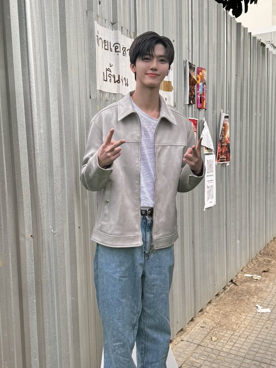 ݁ tweet media