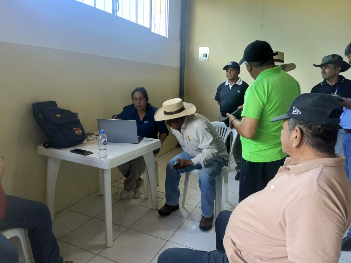 Agricultura_CZ7's tweet photo. #Loja | En el cantón #Paltas se realizó el Diagnóstico Integral de Organizaciones (DIO) a la Junta de Riego Suquinda #Yamana, con la participación de 43 socios. Durante la actividad se levantó información para identificar necesidades, fortalezas y oportunidades de mejora. https://t.co/6Xx6WypkXa
