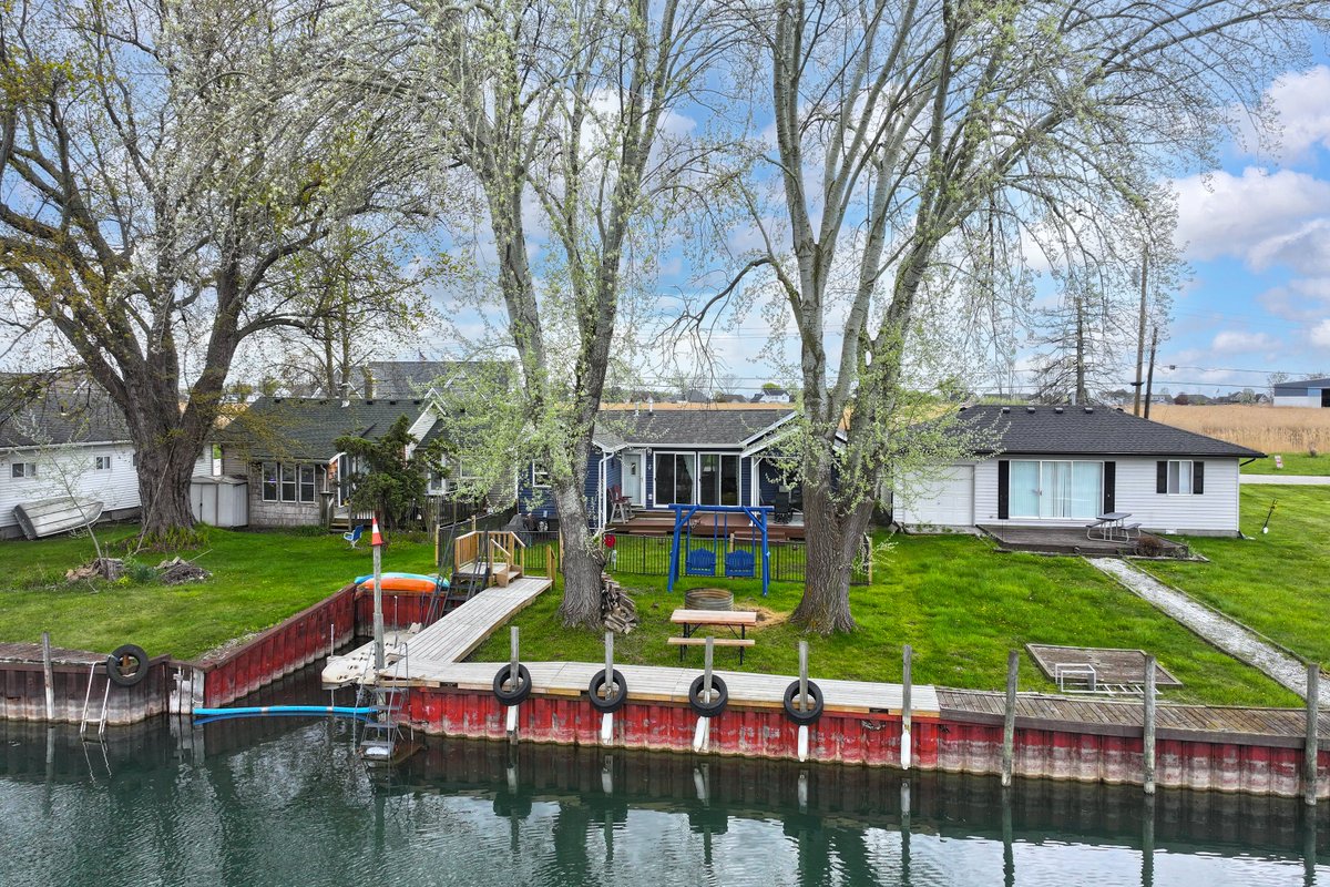 GreatLakeAerial's tweet photo. Coming soon 5/8
$364,900
6334 Marina Dr, Algonac
Listed by:
Kimberley Schoenherr Catenacci 810-580-9063
Realty Executives Home Towne Chesterfield 586-949-8300

#realestate #algonac #realtor #newlisting https://t.co/aIWxp1NYe6