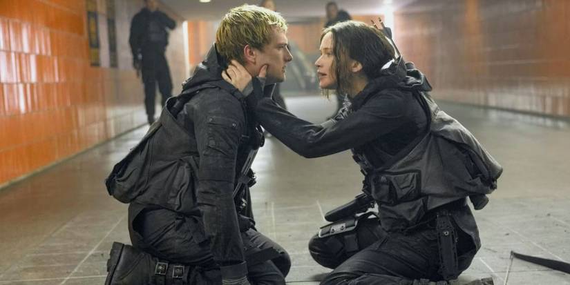 reiamellark's tweet photo. peeta "nobody needs me" mellark was so right bc nobody fought for him until katniss "i do not want to lose the boy with the bread" and "what i want is to have him back" and "stay with me" everdeen chooses him ALL THE TIME EVERY CHANCE SHE HAD https://t.co/pbff0IsARt