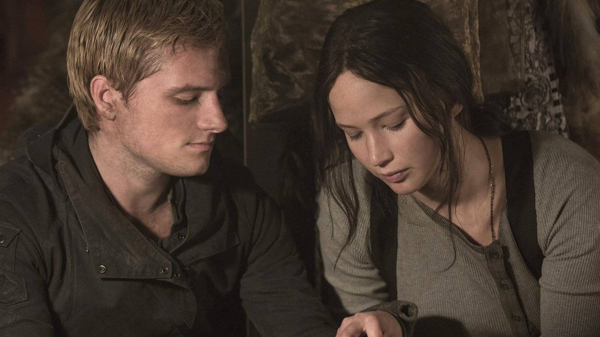 reiamellark's tweet photo. peeta "nobody needs me" mellark was so right bc nobody fought for him until katniss "i do not want to lose the boy with the bread" and "what i want is to have him back" and "stay with me" everdeen chooses him ALL THE TIME EVERY CHANCE SHE HAD https://t.co/pbff0IsARt