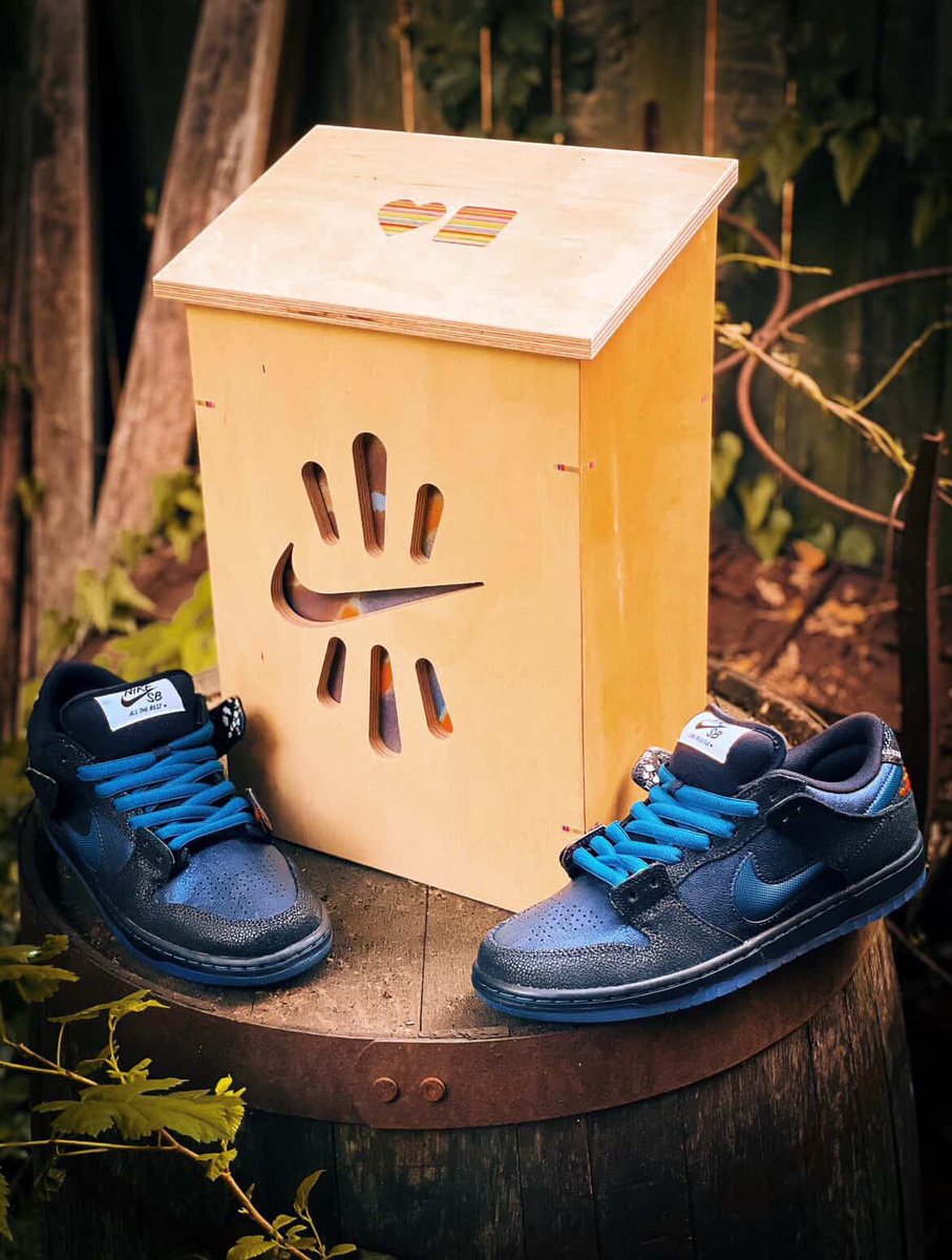 The Bluetile Skate Shop x Nike SB Dunk Low Has Three Separate