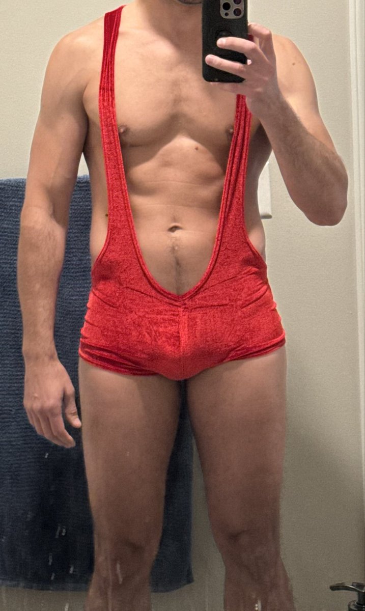 CarterUnchain's tweet photo. Sometimes I need to cover my chest also #thirsttrap #faceless #gay https://t.co/ohd4vZgq92