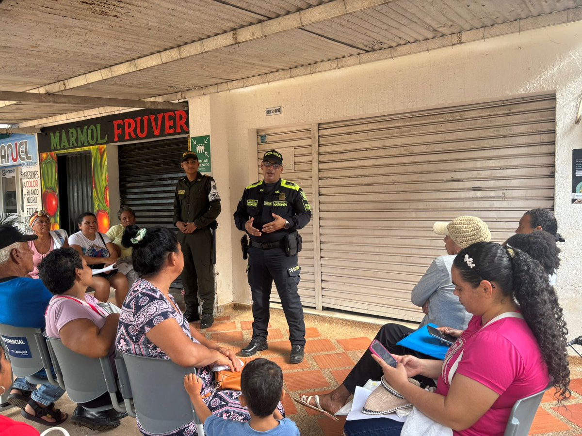 ProteccionPonal's tweet photo. Con presencia en la zona céntrica desarrollamos actividades de prevención, abordando el maltrato infantil y socializando rutas de atención.
La jornada se llevó a cabo en #Cesar, reafirmando nuestro compromiso con la niñez👮💚.
#JuntosPorLaNiñez https://t.co/aPQKrhEUmW