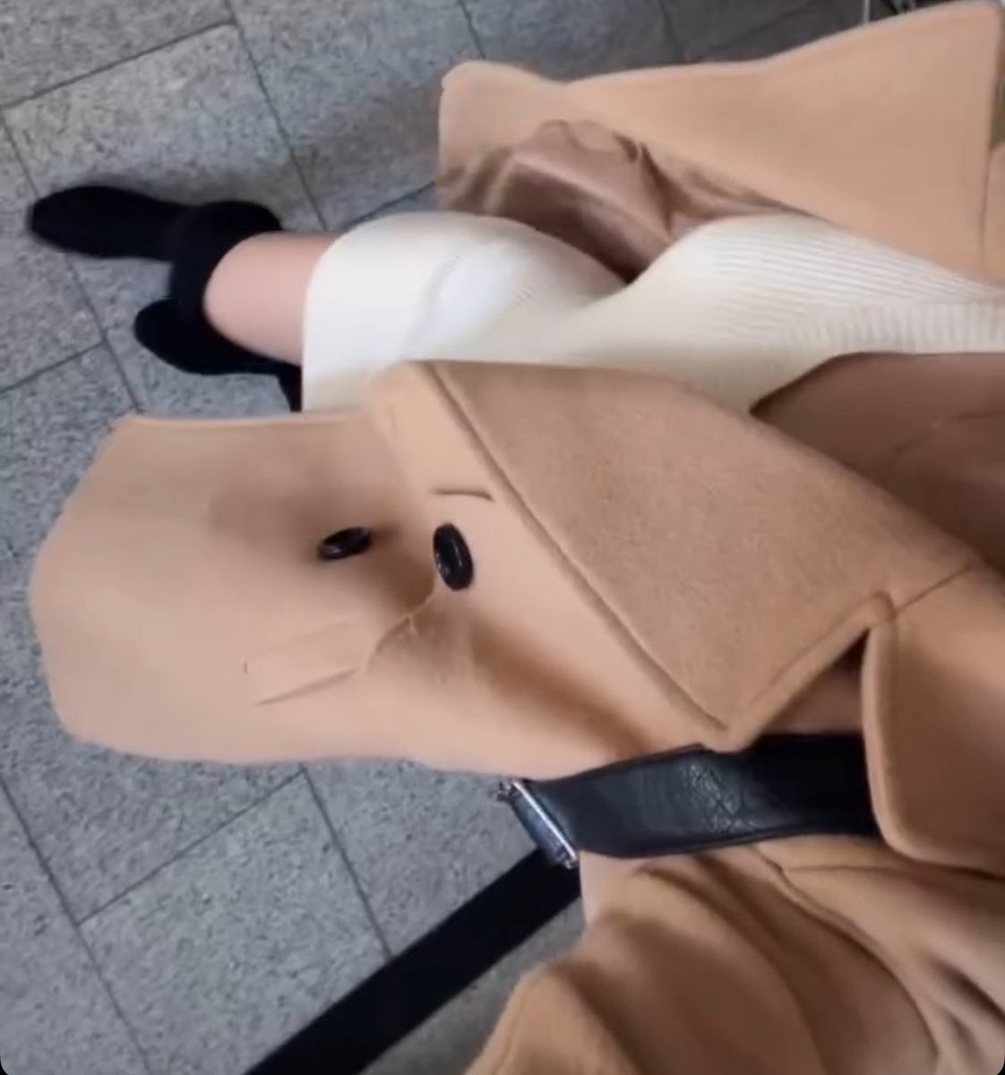 bugseul808's tweet photo. 저 코트 이뻤는데.
#오프 #서울 https://t.co/J7g4fc8nAx