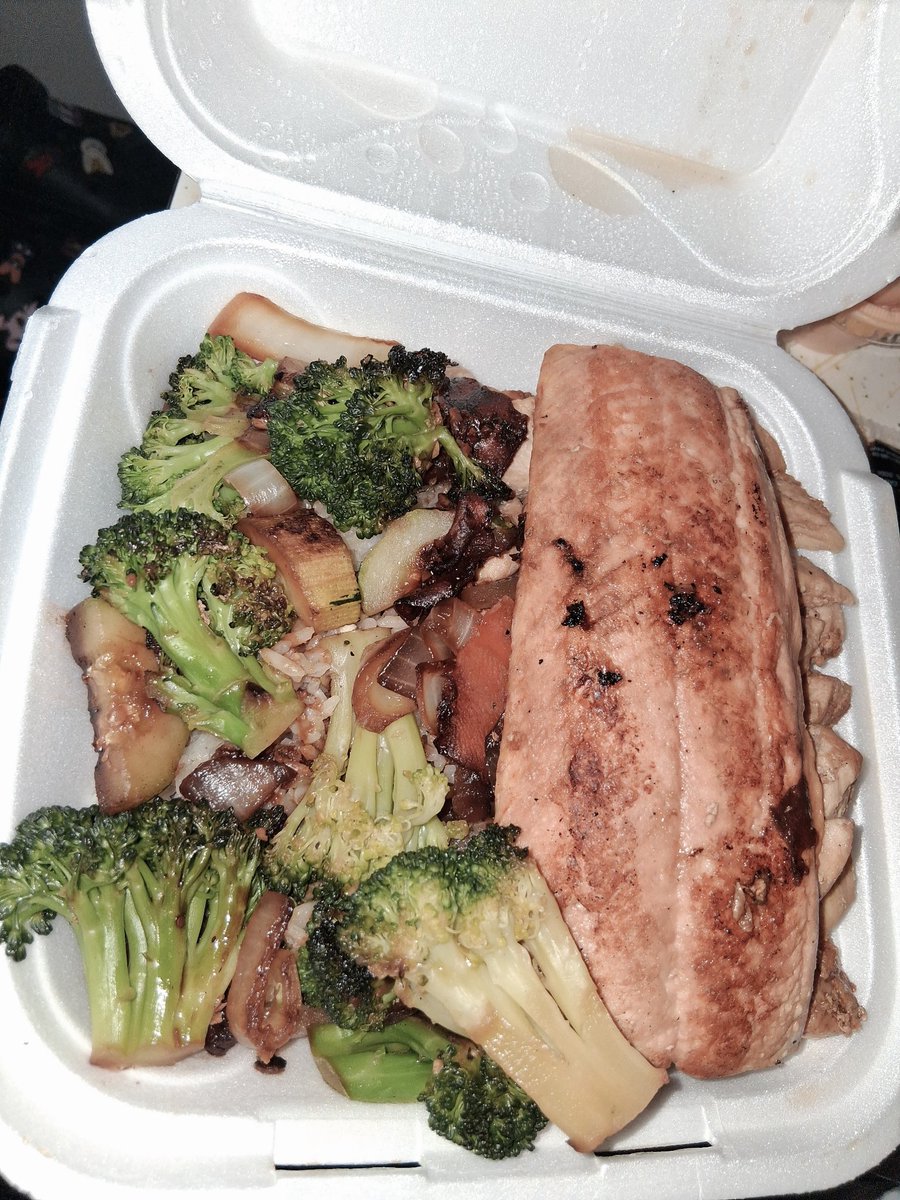Miss_Crissy39's tweet photo. Yaw know I love my hibachiπ
#LunchTimeView https://t.co/7UBYsOmBIX