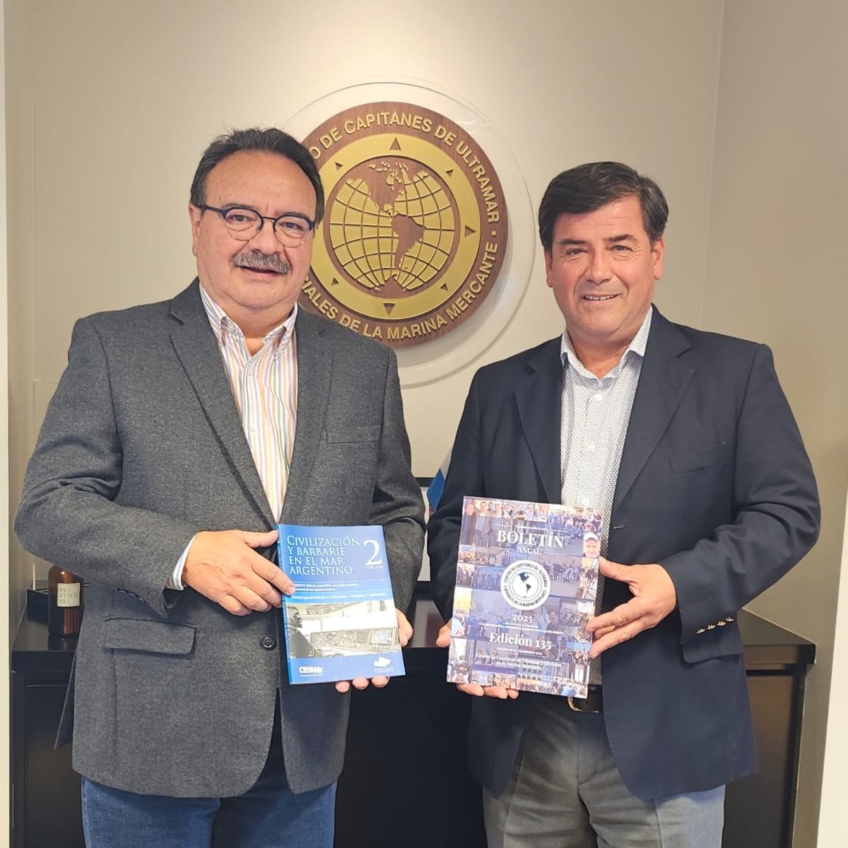 Centro de Capitanes y Oficiales de Ultramar tweet media