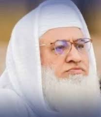 RShahzaddk's tweet photo. ایک عالم کی موت معمولی واقعہ نہیں ہوتا اور حالات یہ بن چکے ہیں کہ پاکستان کے ساتھ کھڑے ہونے والے آرمی چیف کے لیے تعریفی کلمات کہنے والے اب پاکستان میں قتل کر دیے جاتے ہیں۔

دس دن مکمل ان کے خلاف پی ٹی آئی، طالبان، پی ٹی ایم اور پشتون نسل پرستوں نے بدترین سوشل میڈیا مہم چلائی، قتل کے لیے لوگوں کو آن لائن اکسایا گیا۔ مگر داد دیجئے ہماری حکومتوں کو کہ کے پی والے ان کا تحفظ نہ کر سکے اور مرکزی سوشل میڈیا ٹیموں نے اس مہم کے خلاف کچھ نہیں کیا۔ اربوں کا بجٹ صرف منسٹر کی تعریفوں اور ہم جیسوں کو گالیوں پر لگ رہا ہے جبکہ فتنہ اور انتشار حاوی آ رہا ہے۔

اس ملک میں اب ریاست کے ساتھ کھڑے ہونے والے محفوظ نہیں ہیں۔

کون ذمہ دار ہے؟