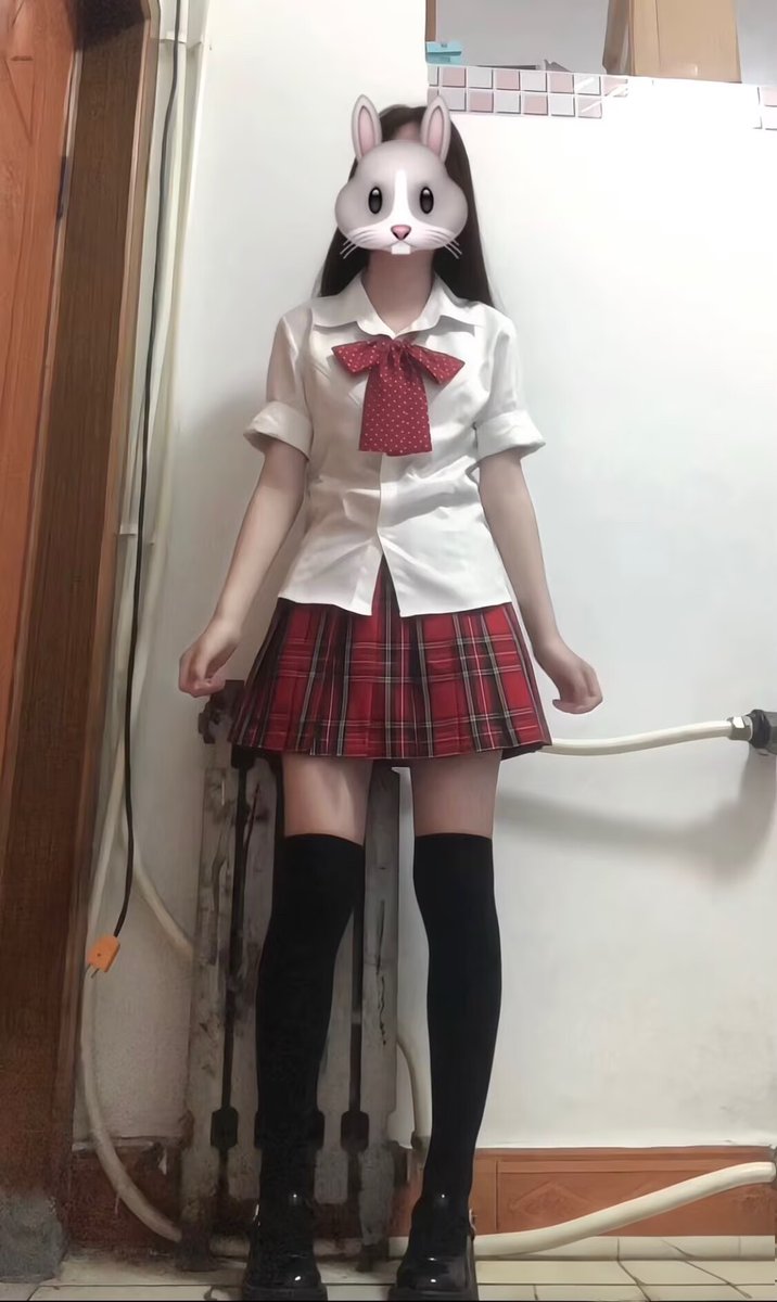 Casey_Cook99's tweet photo. 想舞一曲 #女高中生 #反差 https://t.co/4PCVvVvx2X