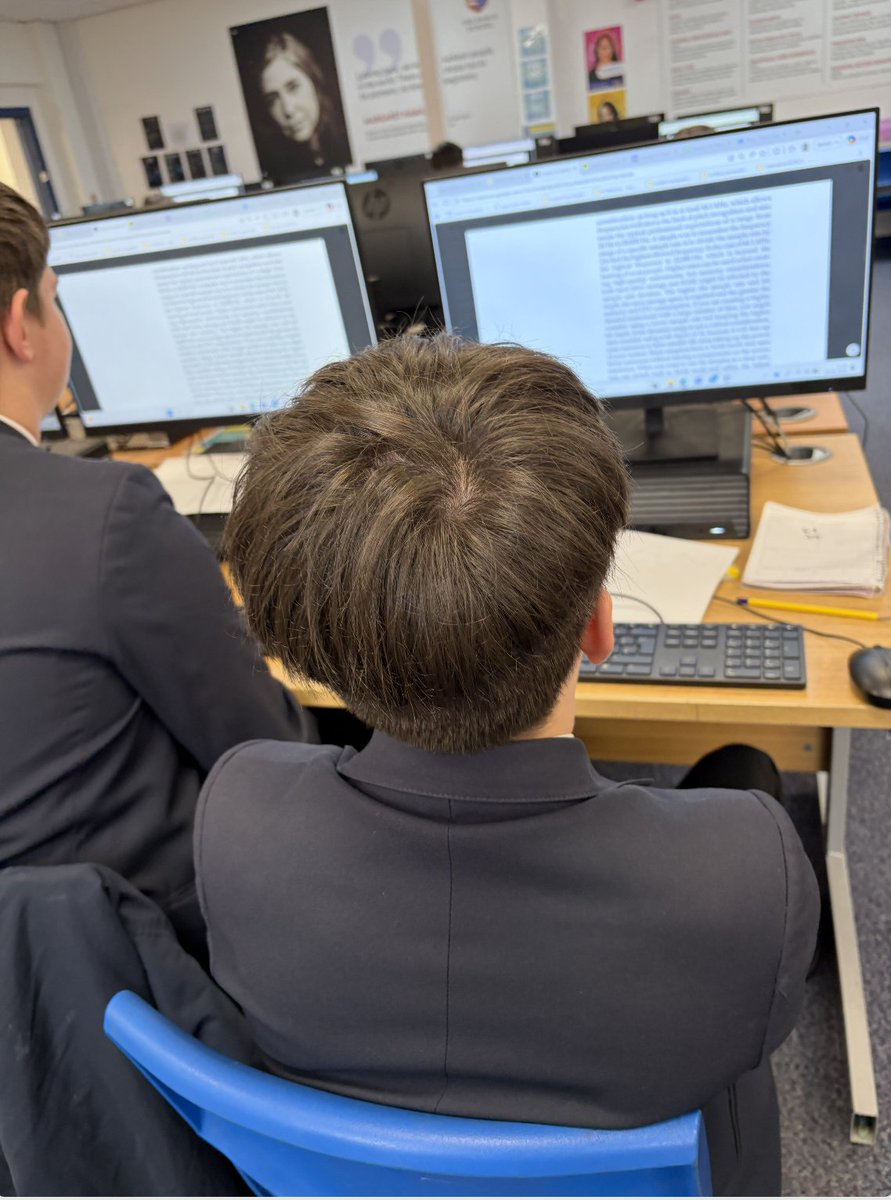 PATKingsSchool's tweet photo. Year 9 took on the “Skittle Lesson” today 🍬💻 using sweets to model audio sampling! They quickly saw how low sample rates mean missing data, sparking great discussion on digital audio. A perfect mix of theory, reading &amp; hands-on learning... with a few sweet treats along the way! https://t.co/ECaiYIfDmX
