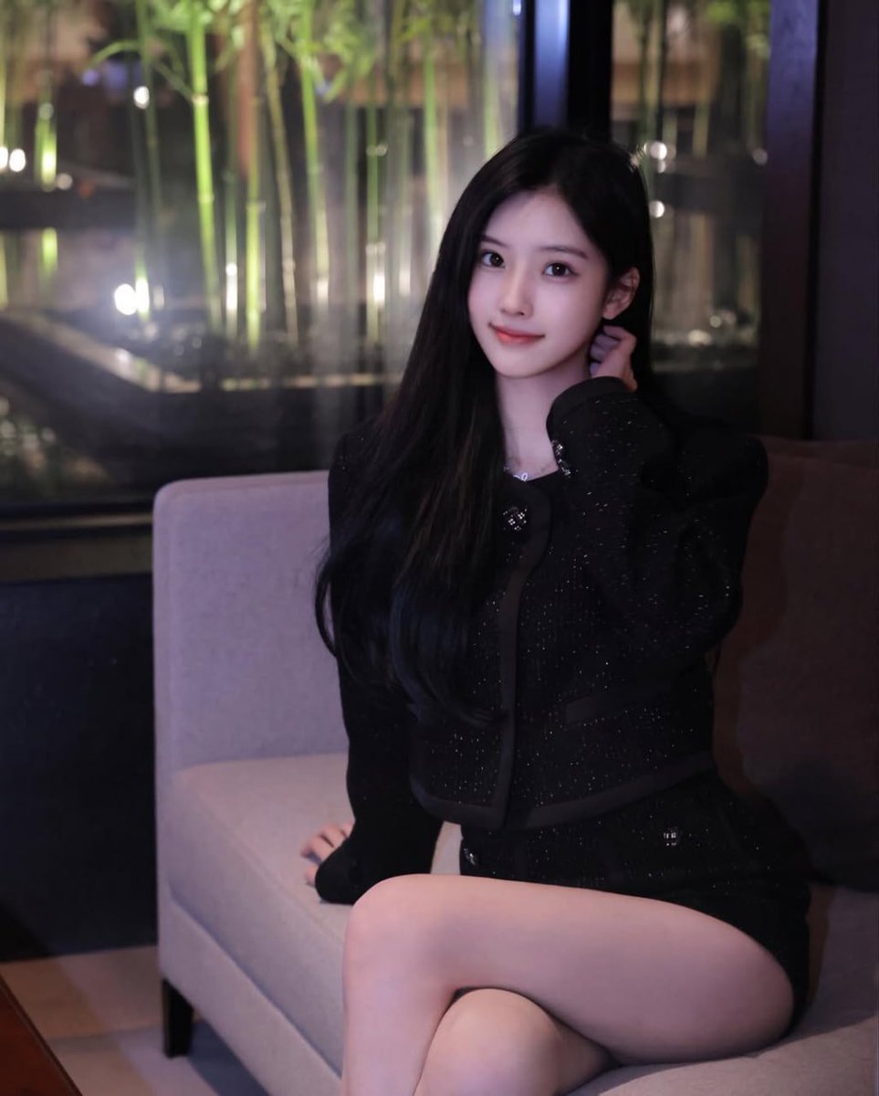 有人在吗？？？？ 

第一次玩X不知道发什么    
  
开脱！！！！！！！                            

         上供   

                Luo照  实况！！！！ https://t.co/yvAy1pbGhw