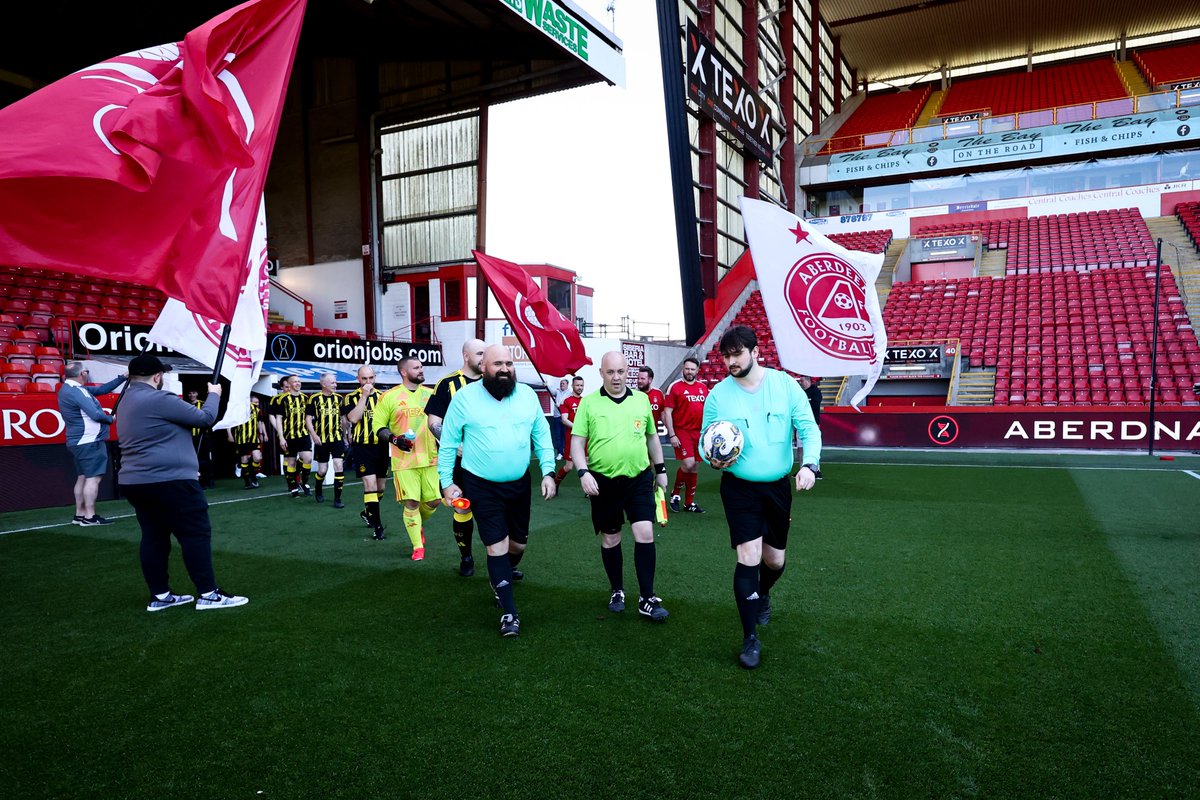 AberdeenFCHelp's tweet photo. Incredible scenes from last year’s Play on the Pitch⚽

This time it could be you with us🔴

⌛One day left to sign up - https://t.co/4AYZbzerRX

#DonsHelp https://t.co/fdc5nbKJg7