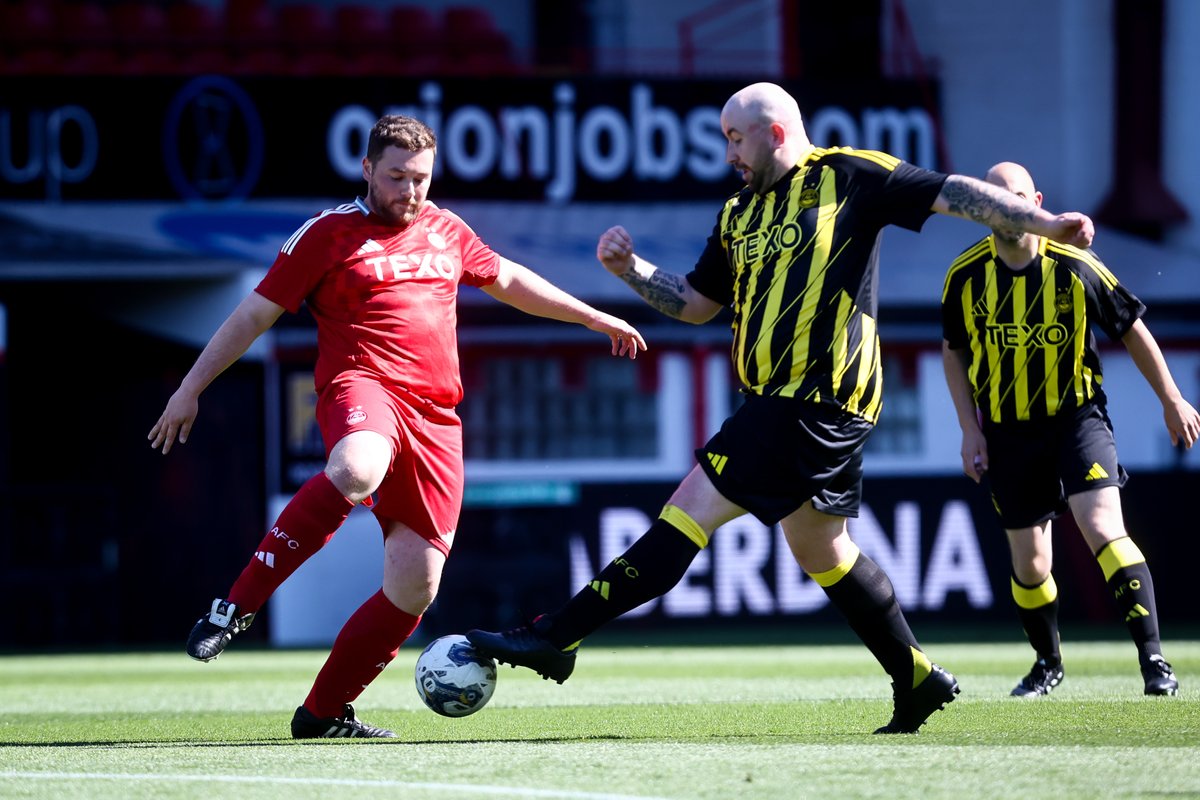 AberdeenFCHelp's tweet photo. Incredible scenes from last year’s Play on the Pitch⚽

This time it could be you with us🔴

⌛One day left to sign up - https://t.co/4AYZbzerRX

#DonsHelp https://t.co/fdc5nbKJg7