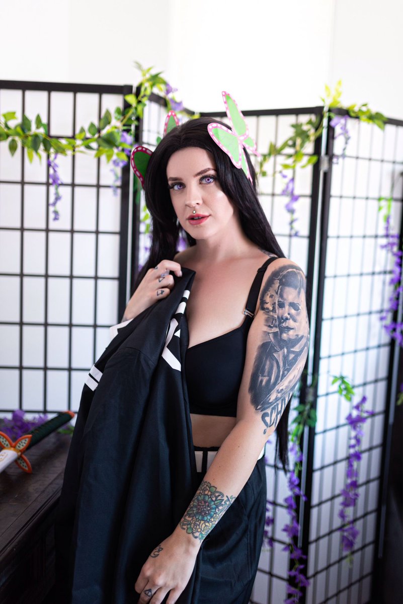 Cosplay Deviants tweet media