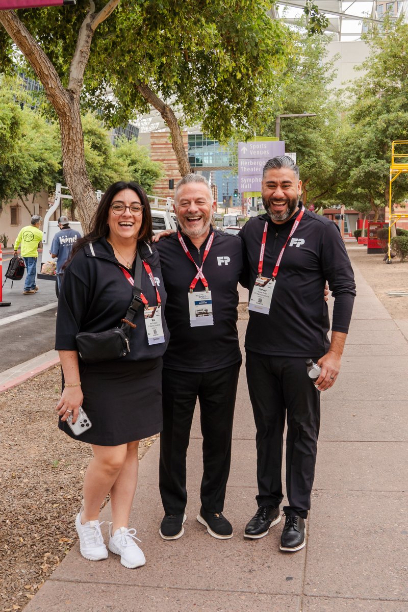 postalforum's tweet photo. 📷 📷 The mailing and shipping community is forging bold horizons… and building strong connections at NPF Phoenix! #NPFPhoenix #ForgingBoldHorizons #USPS https://t.co/yKJvDa2g09