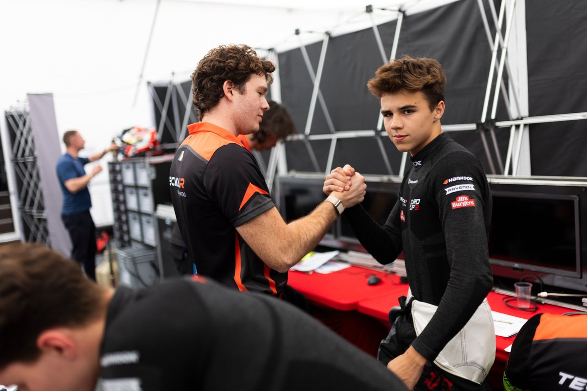 tecnicar_racing's tweet photo. The best photos from the weekend at Paul Ricard
πΈ @fotocar13
π± @vinyi_arnau96
#E3 #E4 #Eurocup3 #Eurocup4 #F4Spain #SpanishF4 #TecnicarByAMTOG #TCode #RoadToF1 #SingleSeaters #WeLiveForRacing https://t.co/jCOWYKnRTU