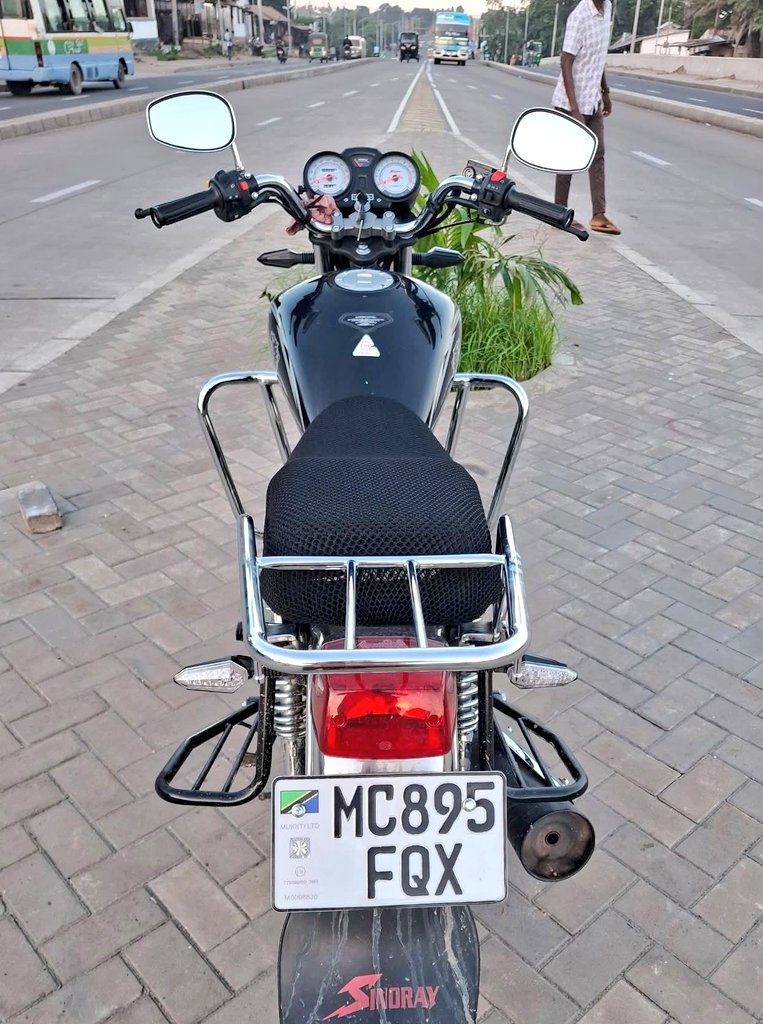 Eng_Matarra's tweet photo. SINORAY 6-GEAR 🔥🔥
REG" #FQX
▪️Cc. 180
▪️Gear 6
▪️Starter Inapiga
▪️Engine Haijaguswa
▪️Full Documents ✅️
#BEI - TZS 2,500,000/=
IPO DAR (Mikoani Tunasafirisha)
PIKIPIKI KALI SANA
CALL/WHATSAPP-0719542184 https://t.co/jDhAd3Tr0Z