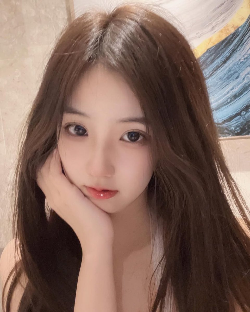 你在干嘛呀     不知道发什么    
  
开脱！！！！                 

上供 ！！！！

 Luo照  实况！ https://t.co/63i9GEwxVc