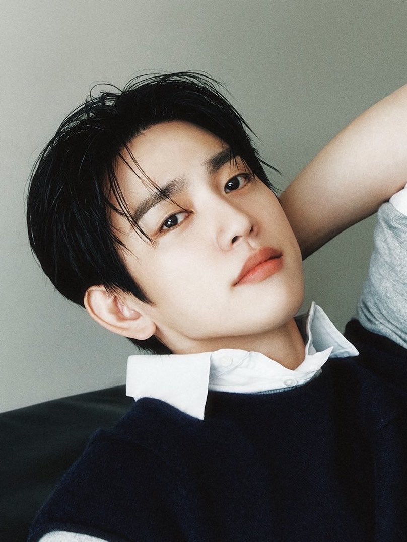 VISUAL OF THE CENTURY