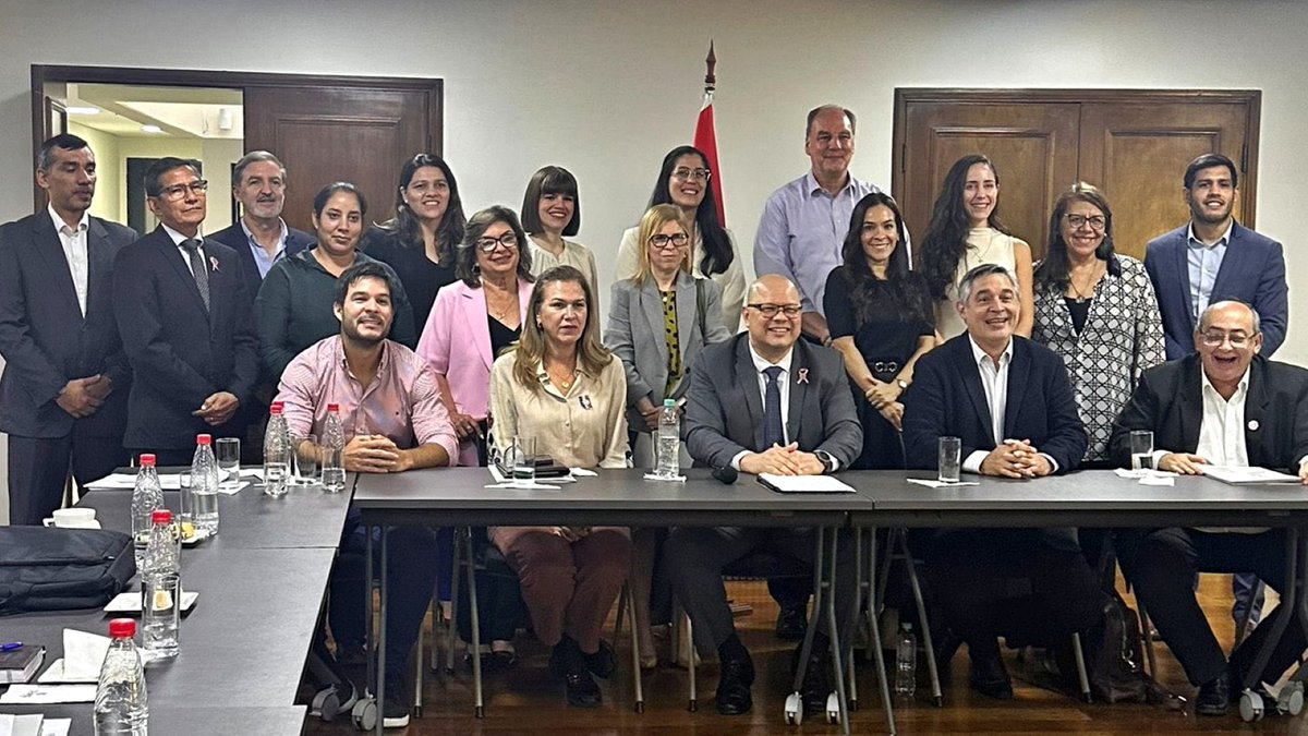 Universidad Nacional de Pilar tweet media
