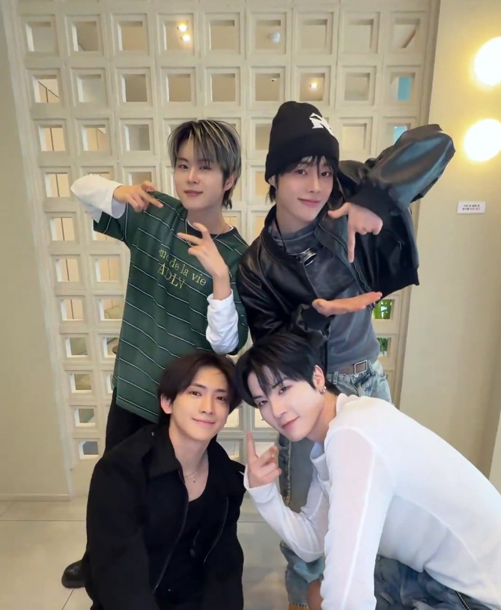 let4h_tpst's tweet photo. @DGNT_Official 🥰 nice to see TEMPEST here https://t.co/EtVcEwZrqE