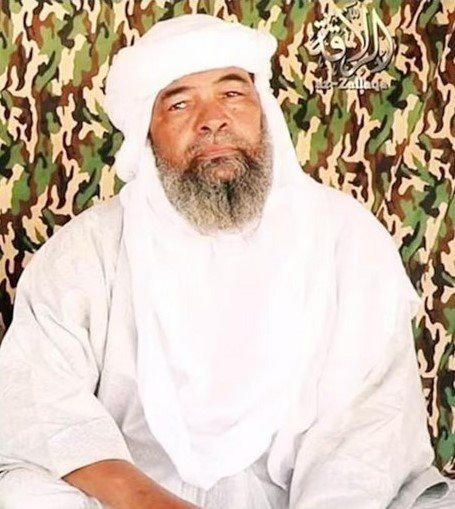weddady's tweet photo. Mali: The real shift is political:
JNIM (Al-Qaeda affiliate) is now offering a form of “inclusive” governance.
- FLA drops independence, accepts autonomy
- Talk of a federal Islamic republic
- Hybrid legal system (religious + civil)
This is adaptation, not moderation. https://t.co/Z1D6kFq61e