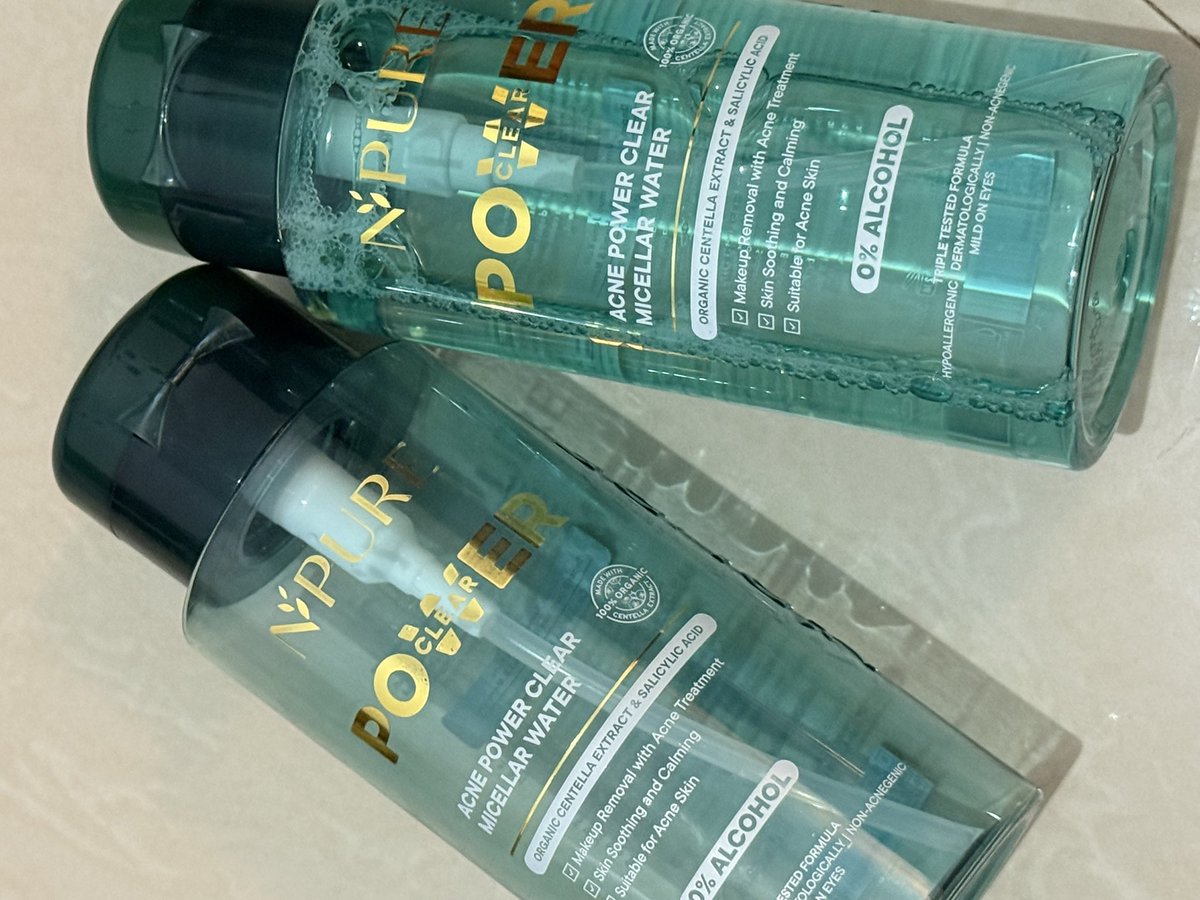 bubleminho's tweet photo. Salah satu penemuan micellar water yang enakeun banget buat kulit berjerawat dan sensitif (mudah bruntusan/mudah muncul jerawat)

Npure Power Clear , Acne Power Clear Micellar Water .
Sumpaaahh sampai empty bottle dan repurchase..

https://t.co/LDDkhXt5tA https://t.co/EmGBOwo7hC