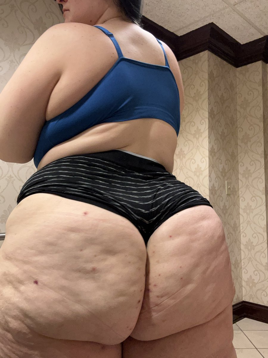 Ivanna C. Tits tweet media