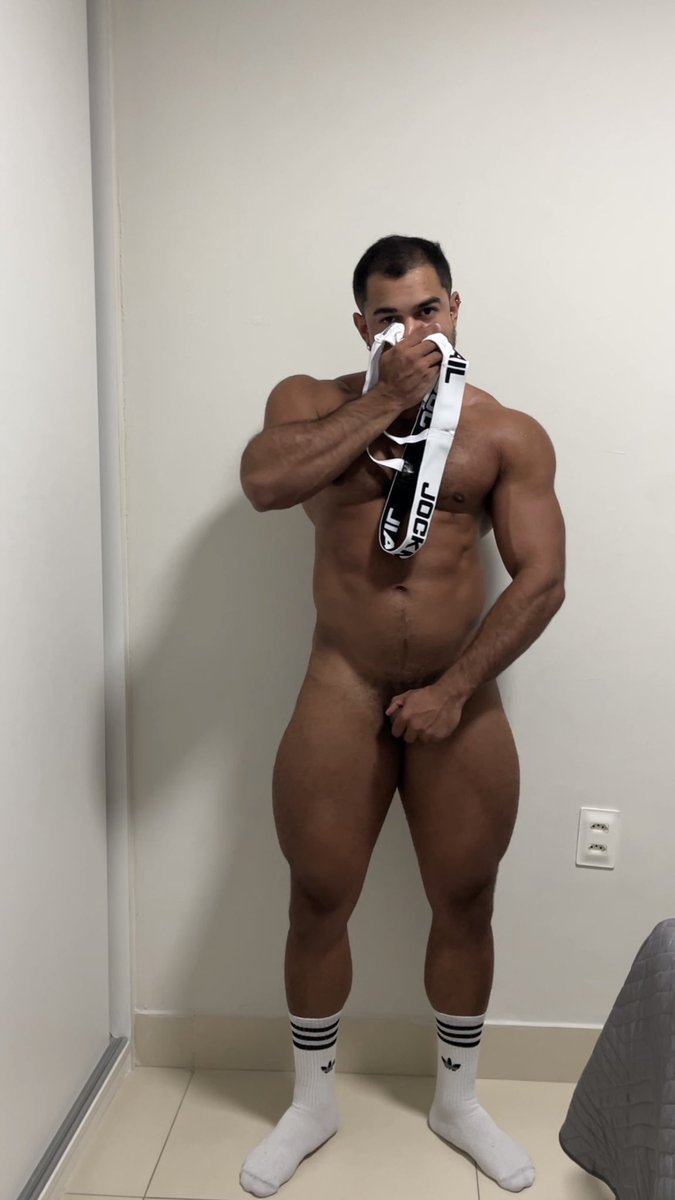 Anton Muscle Bull | tweet media