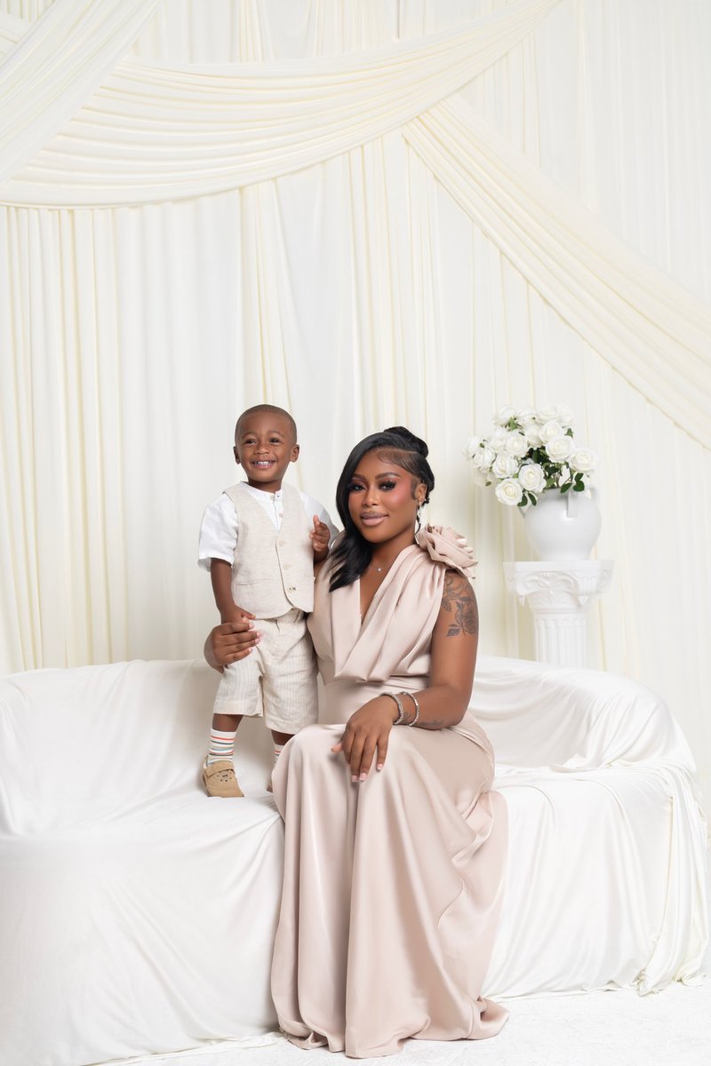 iluvchabryal_'s tweet photo. This Mother’s Day, I’m honoring me because I am a strong, loving, present mother, and I deserve it all. 💐 https://t.co/DyTX37RKAw