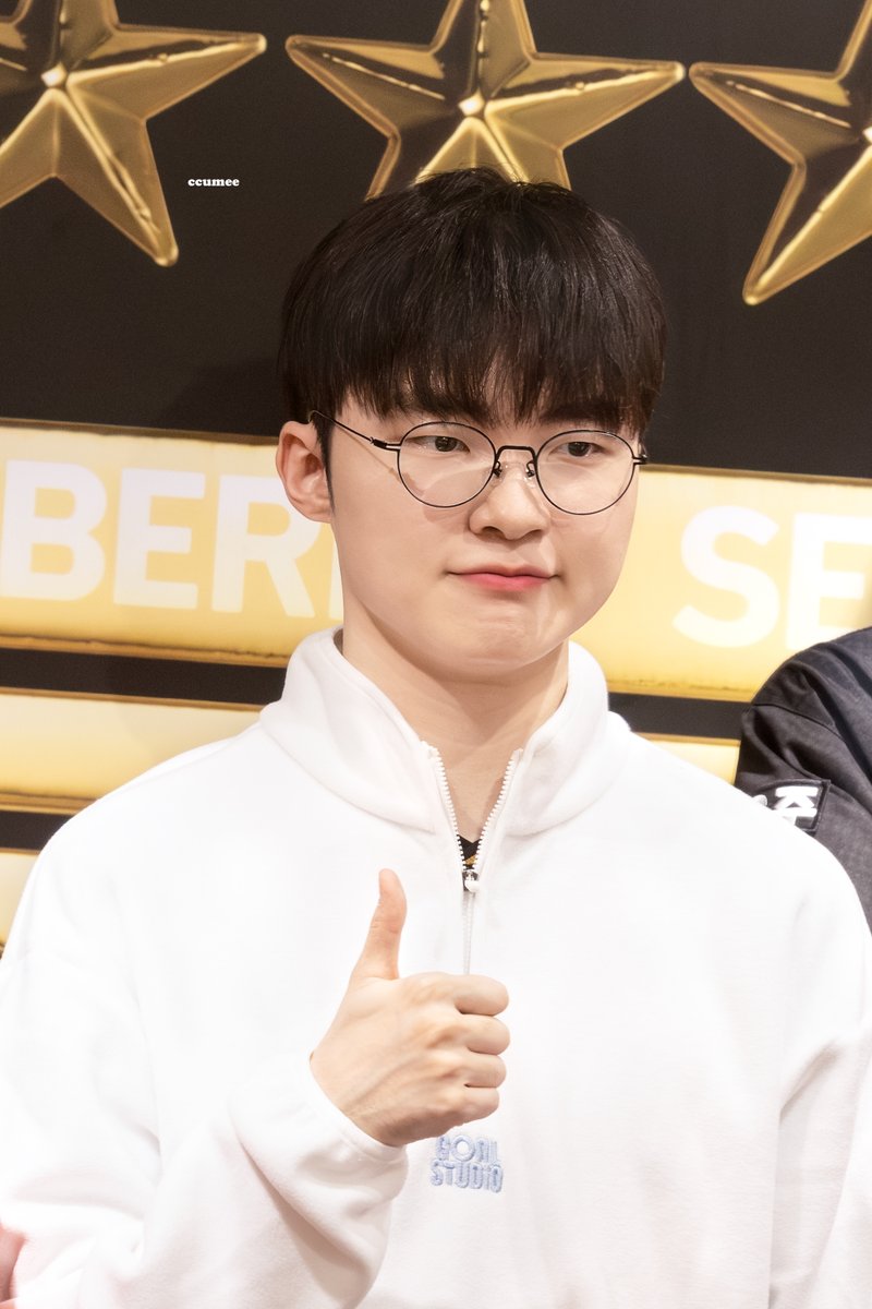 ccum0o0's tweet photo. #HappyFakerDay #Faker #페이커

우리혁 생일축하해요🩷 https://t.co/JcS2f0oW1A