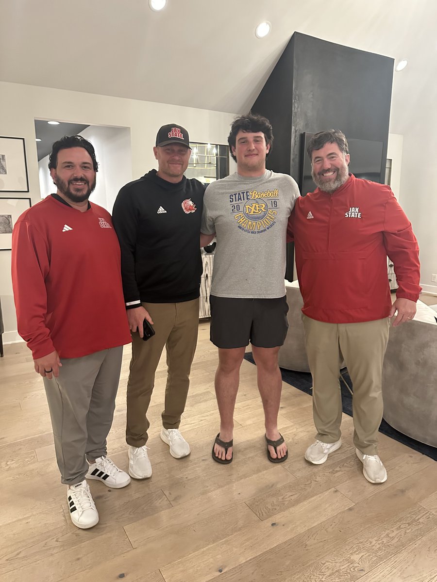 Skyler_smith08's tweet photo. Thank you @JaxStateFB for coming by our house and visit with me and my family!
@CoachARoss @Coach__House @CoachBertB https://t.co/vMBow9yrLd