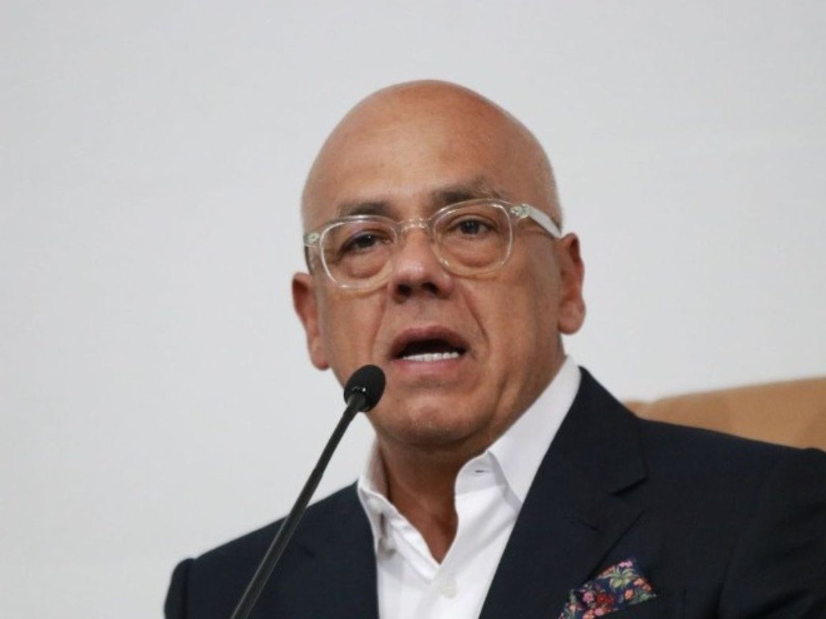 Jorge Rodríguez admite con ironía que hay presos por pensar distinto runrunes.org/noticias/60727…