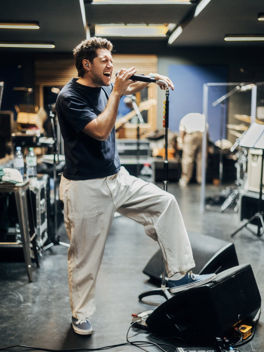 Niall Horan tweet media