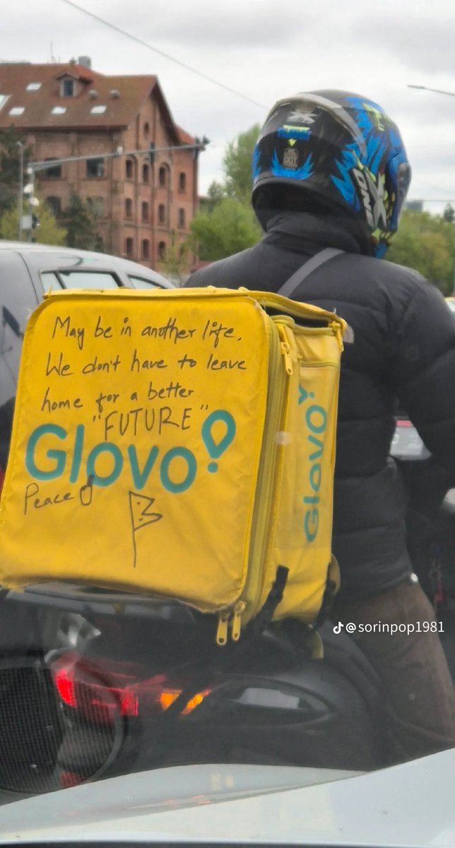 gorjeanu's tweet photo. Nimeni nu e de fapt acasă… https://t.co/48luos6QPp