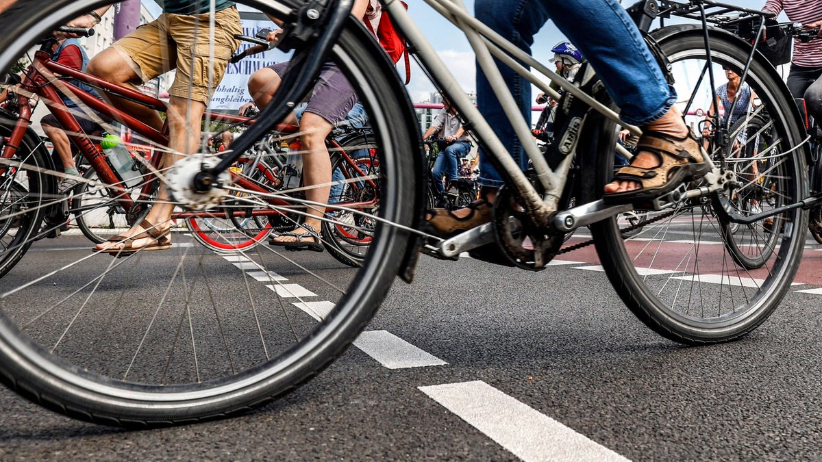 Ermittlungen im Burgenlandkreis: Weißenfels: Unter Drogeneinfluss stehender Fahrradfahrer ist in Unfall verwickelt mz.de/lokal/weissenf…