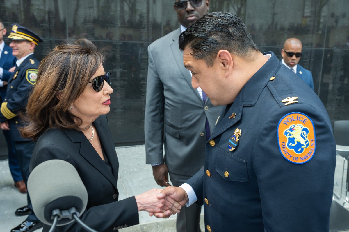 Governor Kathy Hochul tweet media