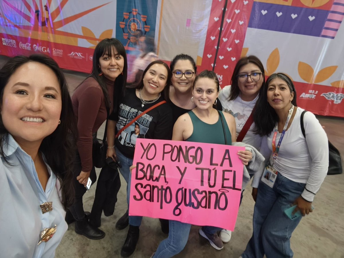 Tuly03's tweet photo. Anoche probé el #SantoGusano de @_CarlosRivera y casi no dormí sintiéndome la más tonta, porque cuando me lo dio no me tomé foto con él 
Me duele mi pechito y no dejo de pensar en eso 🥺
22 años y los que nos faltan! https://t.co/GSro2e4lE1